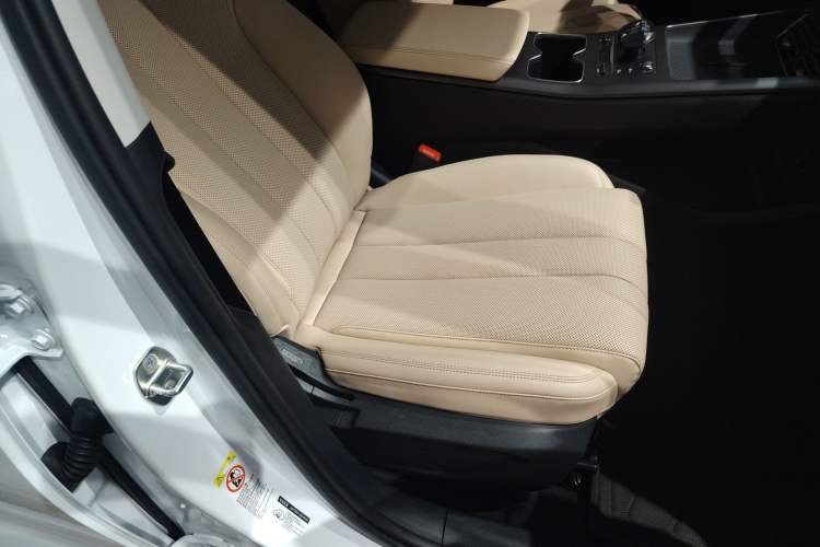 Used BYD Song Pro New Energy 2025 Second-Generation DM-i 75KM Leading Edition Right Front Seat