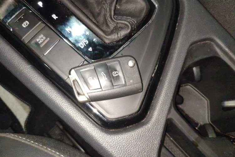 Used Volkswagen Tiguan L 2019 330TSI Automatic Two-Wheel Drive Panoramic Comfort Edition China V Standard Vehicle Key