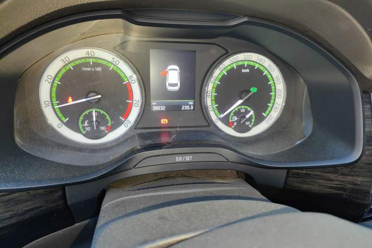 Used Skoda Kodiaq 2018 TSI380 7-Seater Four-Wheel-Drive Flagship Edition Odometer Close Up