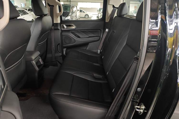 Used Great Wall Poer 2024 2.4T Commercial Version Automatic Diesel 4x4 Elite Edition Left Rear Seat