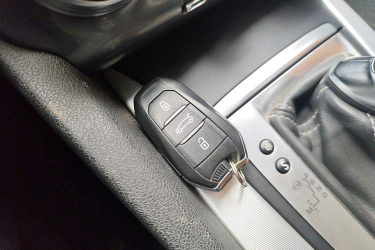 Used DS 5 2013 1.6T Prestige Edition THP200