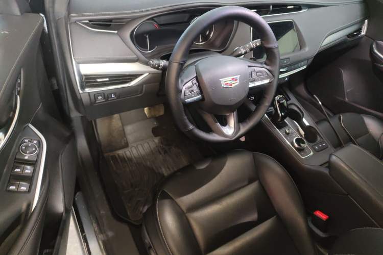 Used Cadillac XT4 2020 28T Two-Wheel-Drive Leading Version
