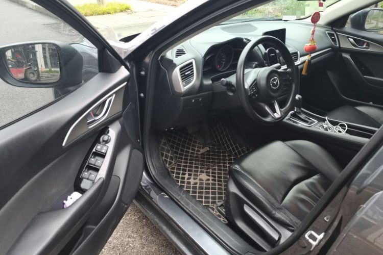 Used Mazda Mazda 3 Axela 2017 Sedan 1.5L Automatic Luxury Model China VI Standard