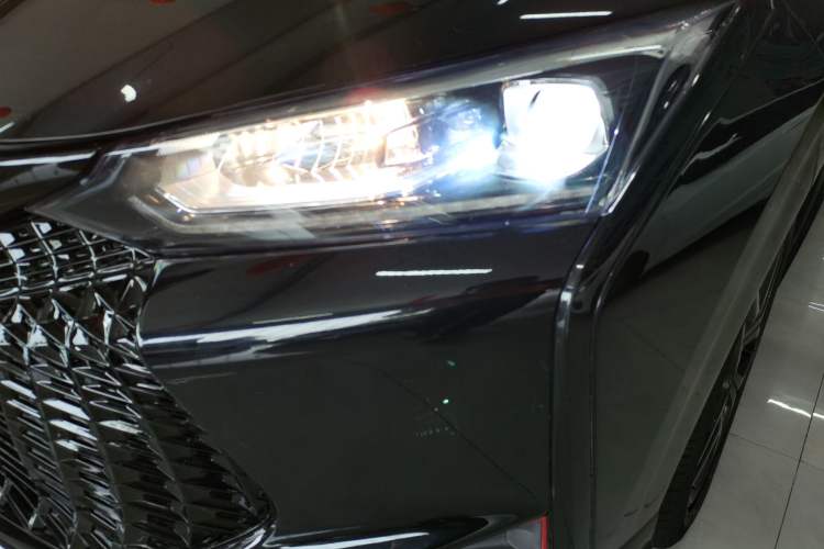Used Dongfeng Aeolus Yixuan 2021 230T Automatic Zuiying Knight Edition Left Front Headlight