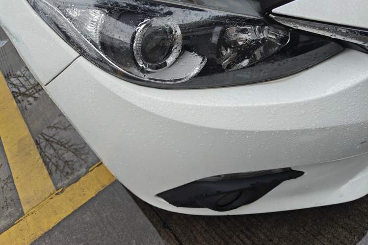 Used Mazda 3 Axela 2016 Sedan 1.5L Manual Comfort Model Right Front Headlight