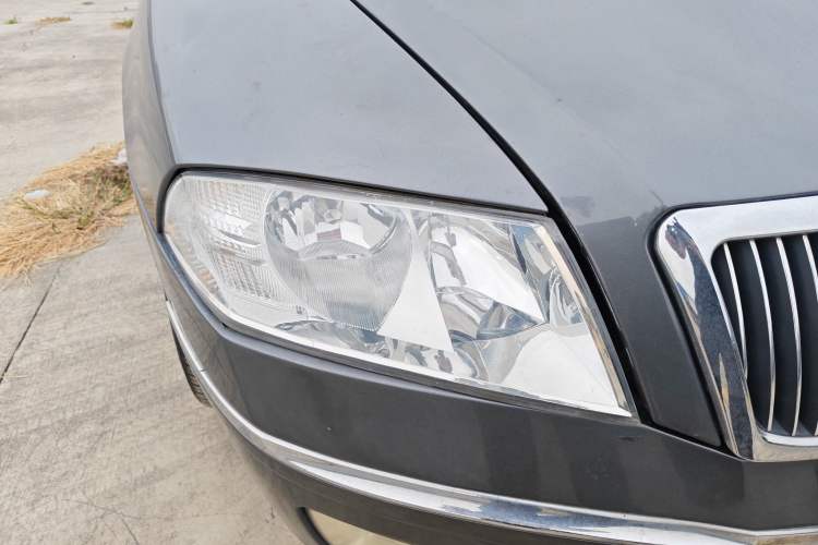 Used Skoda Octavia 2007 1.8T Automatic Elegance Edition Right Front Headlight