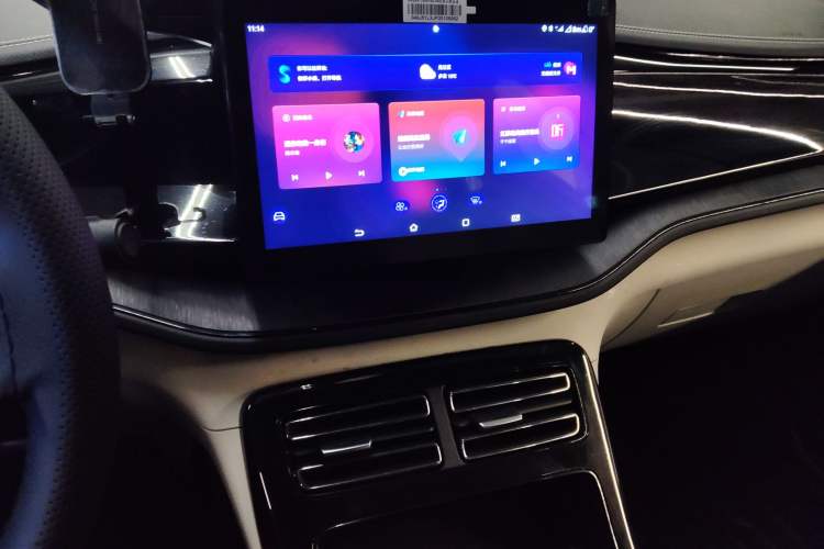 Used BYD Qin PLUS 2023 Champion Edition DM-i 55KM Leading Model Audio And AC Panel