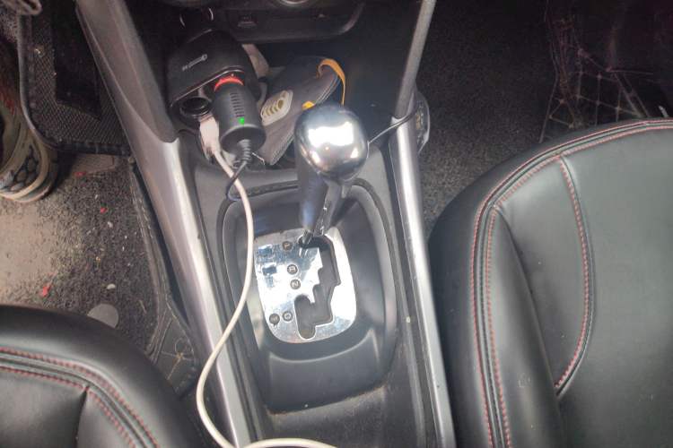 Used Peugeot 2008 2014 1.6L Automatic Trend Edition Gear Lever