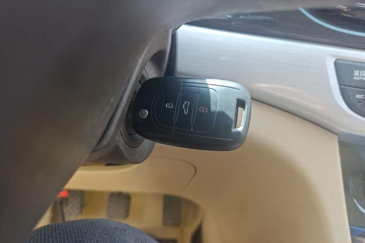 Used Baojun 730 2016 1.5L Manual Comfort Version 7 Seats China V Emission Standard Vehicle Key