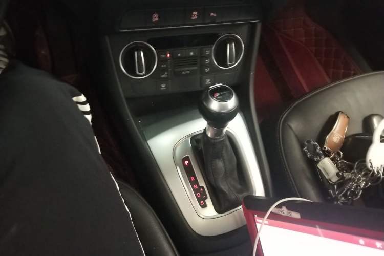 Used Audi Q3 2018 30th Anniversary Edition 35 TFSI Fashion Model Gear Lever