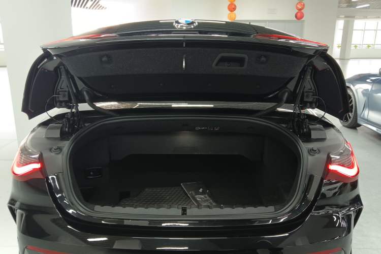 Used BMW 4 Series 2022 Second Facelift 430i Convertible M Sport Night Edition Package
