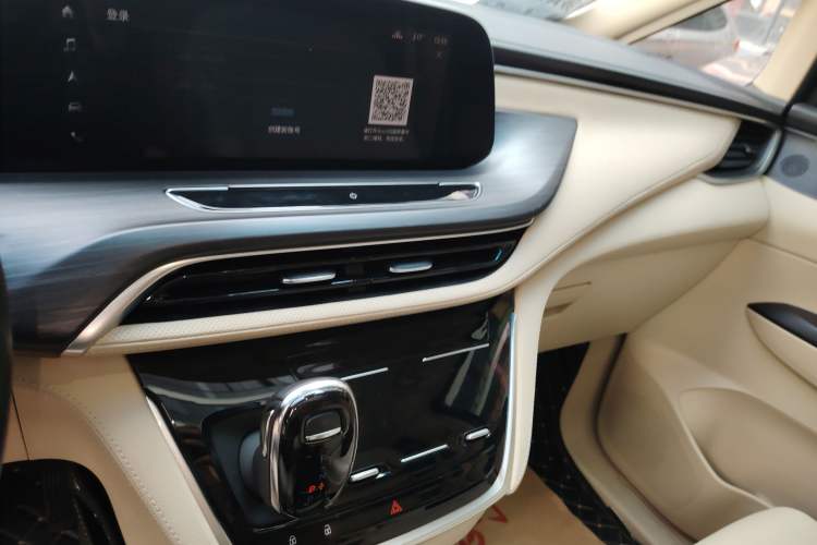 Used Buick GL8 2022 ES Landtrek 653T Luxury Edition