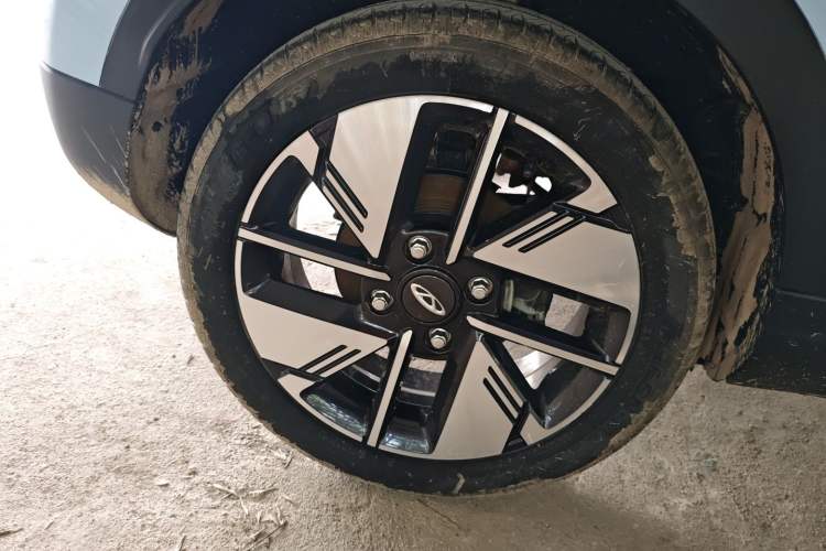 Used Chery New Energy Boundless Pro 2022 301km LingShou Edition Lithium Iron Phosphate Right Rear Wheel Hub