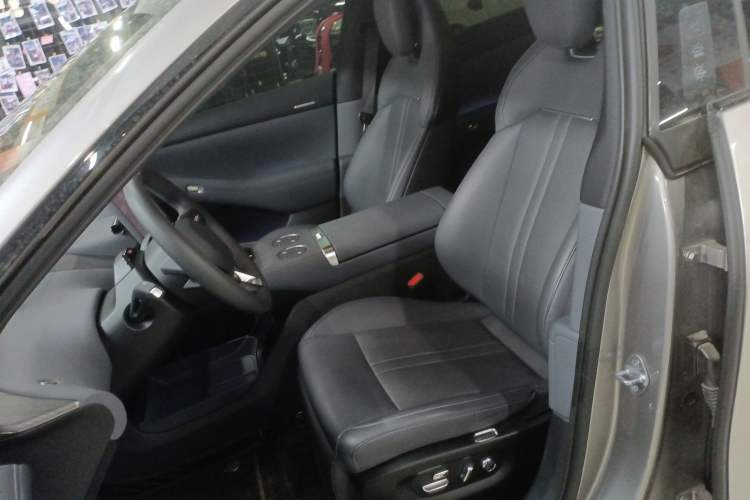 Used Xiaomi Auto YU7 2025 Ultra-Long Range Rear-Wheel Drive Version Left Front Seat