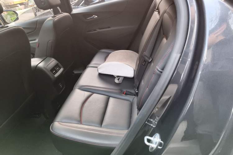 Used Chevrolet Equinox 2021 550T RS Four-Wheel Drive Intelligent Guardian Edition Left Rear Seat