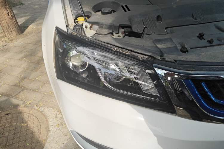 Used Geely Auto Emgrand New Energy 2016 EV Elite Model Right Front Headlight