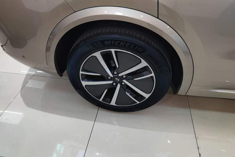 Used Li Auto L8 2024 Pro Model
