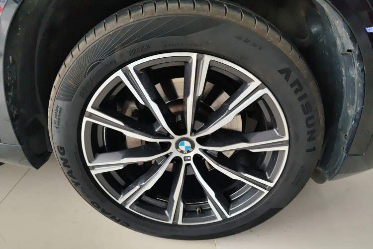 Used BMW X5 2022 Restyled xDrive 30Li Luxury Version M Sport Package
