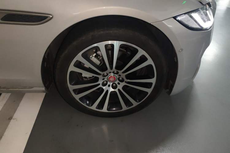 Used Jaguar XFL 2024 2.0T P250 Two-Wheel Drive Prestige Luxury Edition