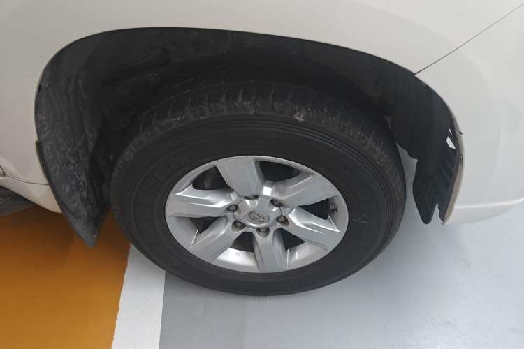 Used Toyota Prado 2016 2.7L Automatic Standard Edition Right Front Wheel Hub