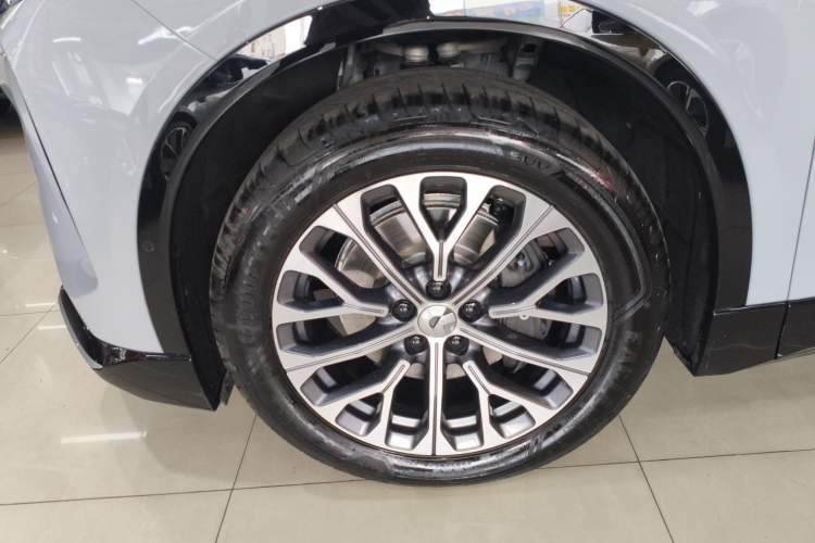 Used Nio ES6 2025 75 kWh Left Front Wheel Hub