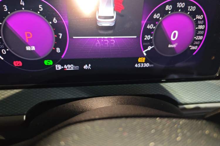 Used Volkswagen Tavendor 2023 380TSI Four-Wheel Drive R-Line First Edition Odometer Close Up