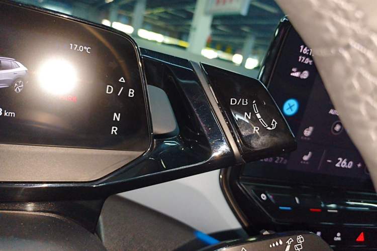 Used Volkswagen ID.4 X 2021 Pro Smart Long-Range Edition Gear Lever