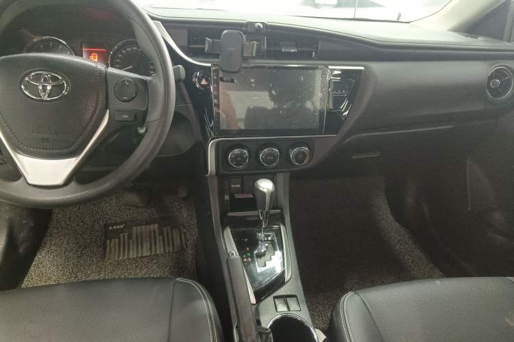 Used Toyota Corolla 2017 Revised Version 1.2T S-CVT GL-i Gear Lever