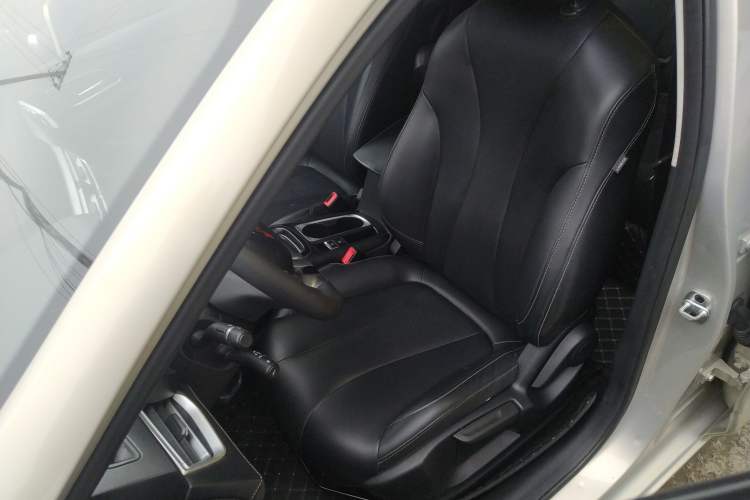 Used Roewe i5 2019 1.5L Automatic 4G Connected Langhao Edition
