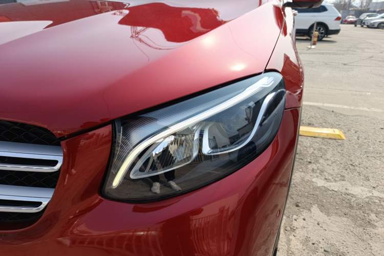 Used Mercedes-Benz GLC 2016 GLC 260 4MATIC Luxury Model