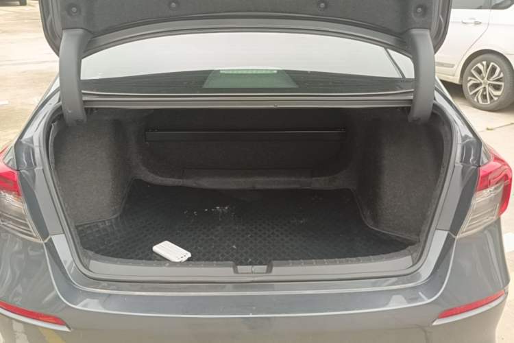 Used Honda Civic 2022 240TURBO CVT Dynamic Edition Trunk