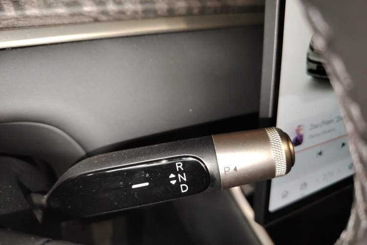 Used ONVO Luxeed L90 2025 Model—Max Six-Seater Version
