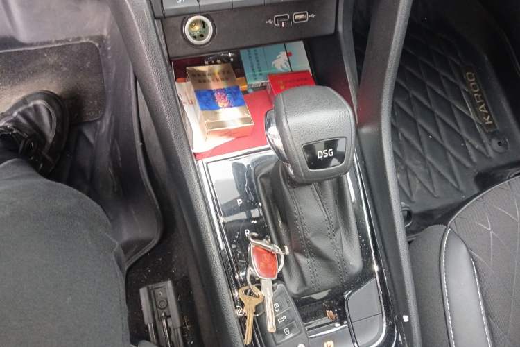 Used Skoda Karoq 2020 TSI280 Luxury Smart Edition China VI Standard Gear Lever