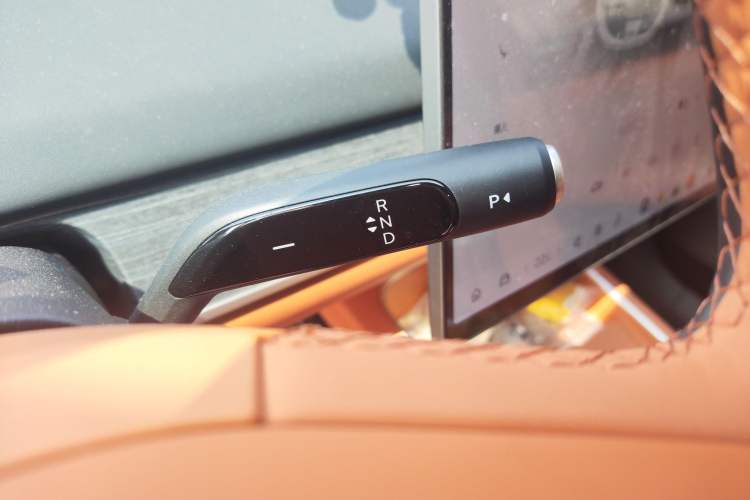 Used ONVO L60 2024 60 kWh Rear-Drive Version Gear Lever