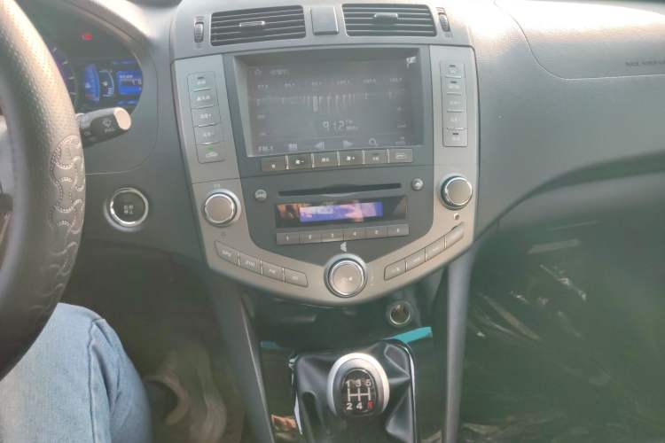 Used BYD S6 2014 2.0L Manual Luxury 5-Seater
