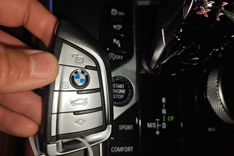 Used BMW X7 2021 xDrive40i Luxury M Sport Package Vehicle Key