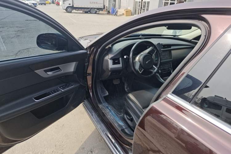 Used Jaguar XFL 2018 XFL 2.0T 250 PS Luxury Edition