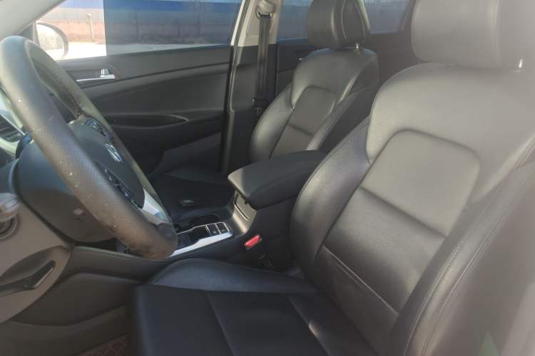 Used Hyundai Tucson 2018 1.6T Dual-Clutch Two-Wheel Drive 15th Anniversary Special Edition