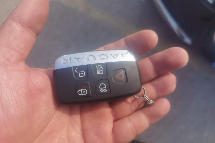 Used Jaguar XF 2016 XF 2.0T Two-Wheel-Drive Luxury Edition
