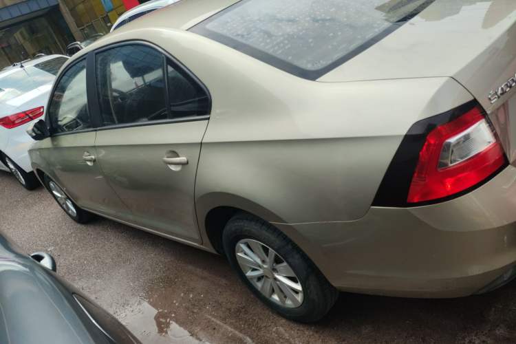 Used Skoda Rapid 2018 1.6L Manual Standard Edition
