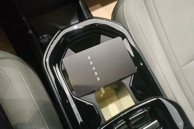 Used Volvo EX30 2025 Rear-Drive Long-Range Version Ultra