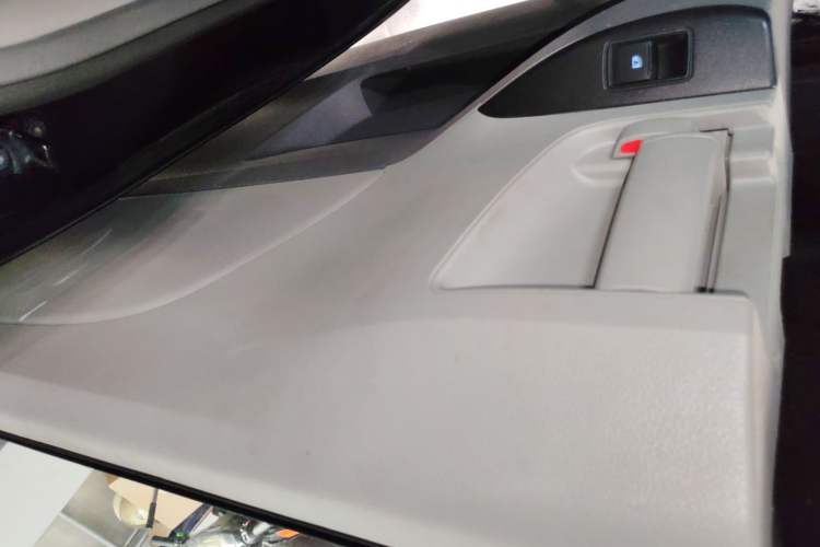 Used Toyota Sienna 2016 3.5L Two-Wheel Drive 7-Seater Parallel Import