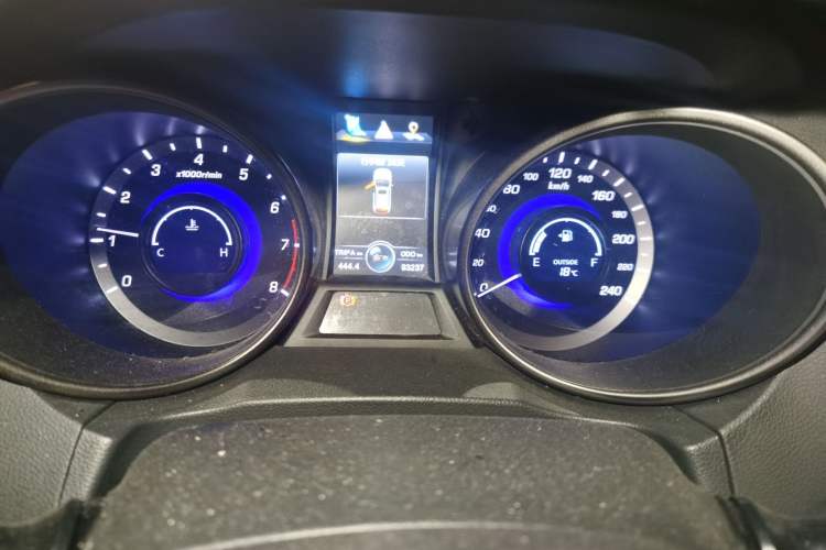 Used CHANGAN CS75 2014 2.0L Manual Luxury Version China V Standard