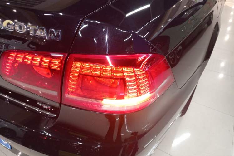 Used Volkswagen Magotan 2015 1.8TSI Luxury Model