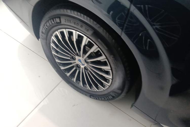 Used Denza D9 2024 DM-i 1050 Luxury Model
