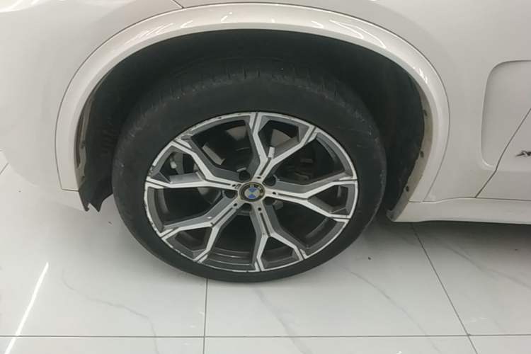 Used BMW X5 2018 xDrive35i Base Model Middle East Exterior 2