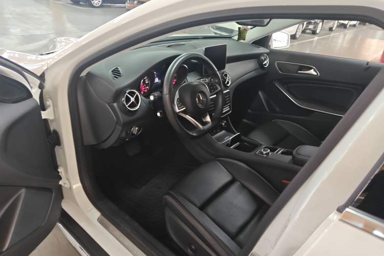Used Mercedes-Benz GLA 2019 GLA 200 Fashion Model Driver Seat