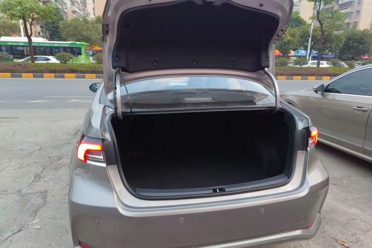 Used Toyota Corolla 2021 Dual-Engine 1.8L E-CVT Pioneer Edition
