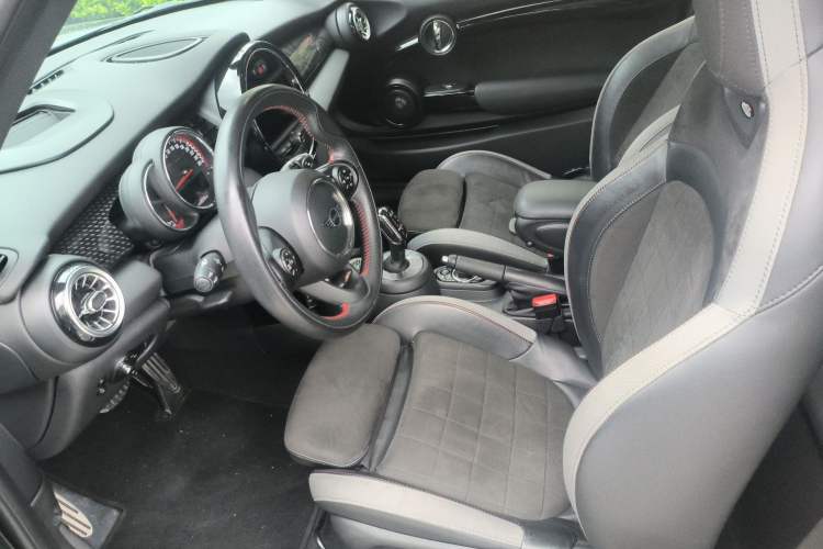 Used MINI JCW 2020 2.0T JOHN COOPER WORKS ALL-IN Left Front Seat