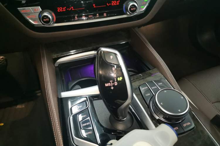 Used BMW 5 Series 2022 Second Facelift 525Li M Sport Package
